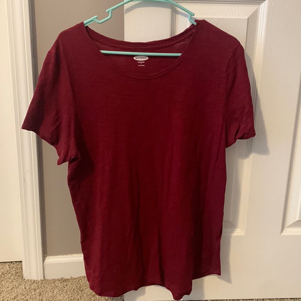 Large, maroon old navy everywear t-shirt